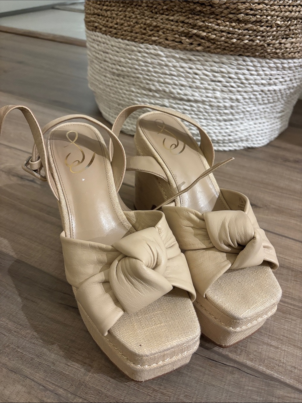 Sam Edelman Women’s Beige Knot-Detail Platform Sandals
